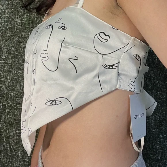 White back tie  crop top - Picture 2 of 3